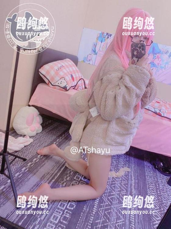 瑜伽绘卷：AT鲨的写真妙姿，释放流动感