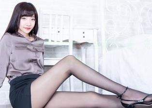 Beautyleg - Avy的黑白套图，完全没有圣光，光线的妒忌感爆棚。