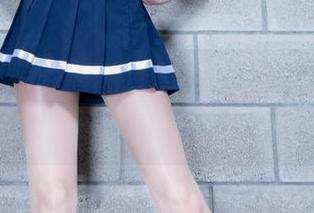 Beautyleg - Peggy的黑丝套图，高清而张扬，这种浓烈的对比啊……