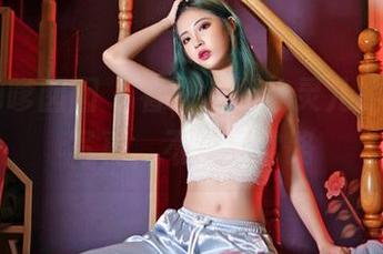 Feilin嗲囡囡 - 看吧，娜依灵儿的职业装写真，不走寻常路