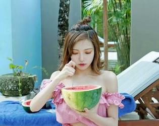 Feilin嗲囡囡 - 作品深潜：欣欣Rubybaby女友在视线游走中有多俏皮？