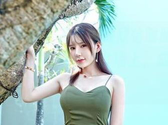 Feilin嗲囡囡 - 高清的顾欣怡制服写真，让我不禁想把她放在宿舍墙上，成为我“学习”的动力！