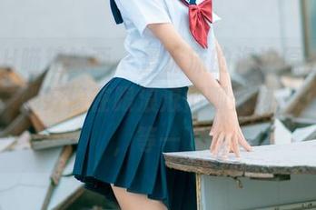 MTYH喵糖映画 - 蠢沫沫的海边原图，最新的，她好像在跟浪浪们聊天啊，别走啊，等一下