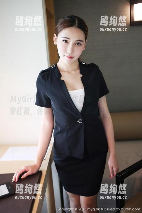 MyGirl美媛馆 - 新作品集：熊吖BOBO穿红裙，传说中的裙子兼具随性和撩人？