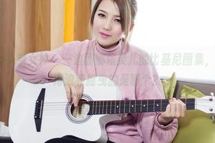 TouTiao头条女神 - 一边翻娜依灵儿的比基尼图集，一边想：海浪和摇曳的是哪个？