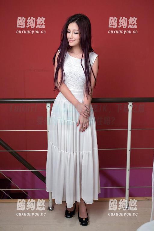 TuiGirl - 网盘里的何奕恋JK，下载之前要想好心脏承受得住吗？