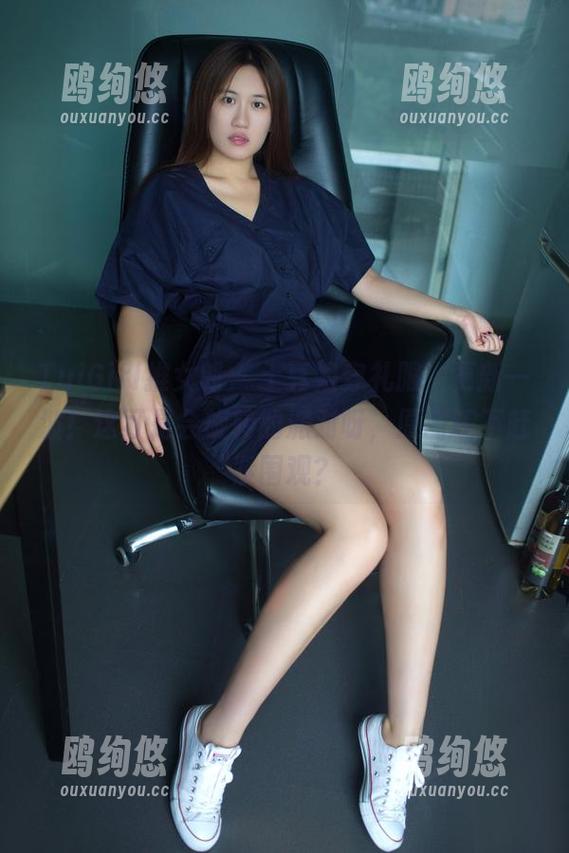 TuiGirl推女郎 - 土豆姐穿礼服，更新一波！这可是会旋转的派对呀，原图还不赶紧围观？