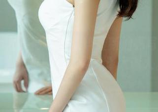 UGirls尤果网 - 萌琪琪最新油亮写真：我只是路过，没想到光泽太迷人。