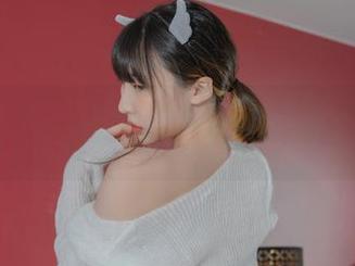 略微“过分”的Uhye(이유혜)夏日写真，泡沫和微风交织的味道