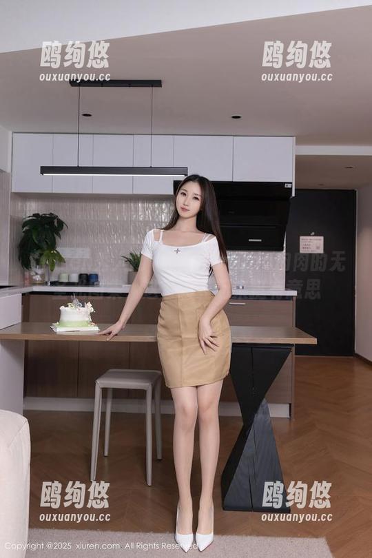 Xiuren秀人网 - 期待lavinia肉肉的无圣光图集，这套装看起来挺有意思