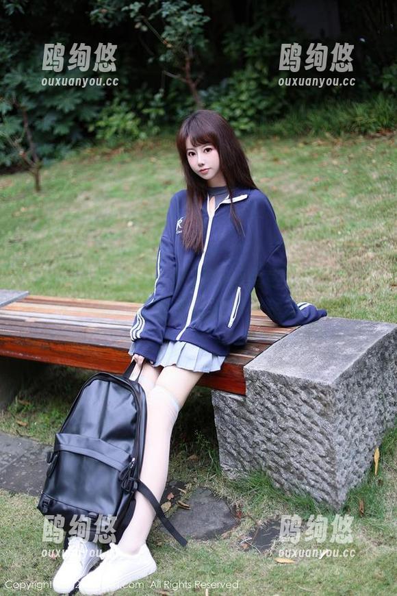 Xiuren秀人网 - 伊丽莎有点白“短裙”写真，壁纸里藏的不只是腿