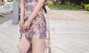 Xiuren秀人网 - 透过阴影看小小白思宜的灰丝，写真里藏着微妙的气息
