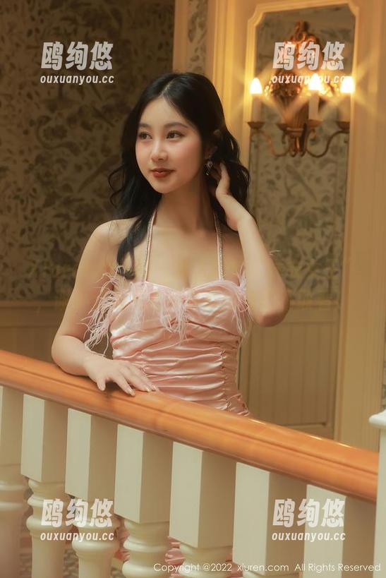 Xiuren秀人网 - 有人叫她“睡衣女王”，谢小葱的免费写真就问你敢不敢看！
