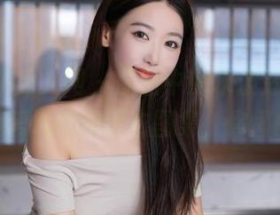 Xiuren秀人网 - 原图中的水波荡漾，软糖爱喝奶的泳衣图集，你懂的