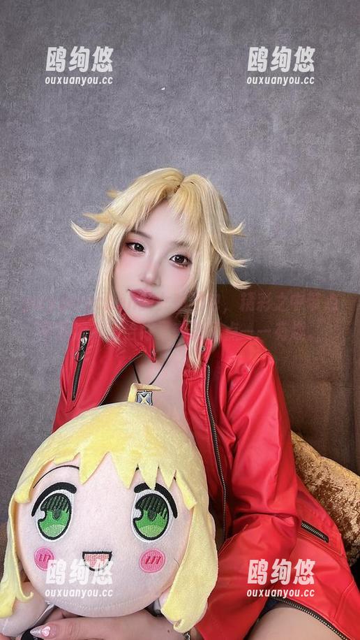 puypuychen的女孩图包，精彩之中带点平易近人，恰好又夸张了点——有趣。