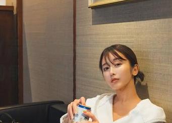 いくみ(育美)真会挑死库水，高清照片里的每一寸都散发着独特的氛围
