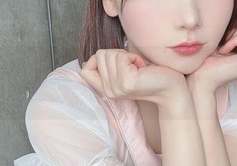 达到饱和的温柔：けん研又更新了一组图片，我忽然想把秋天的苹果当枕头了。