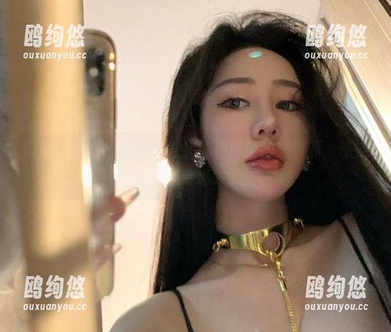 微密圈 - 网上找到不爱笑的赛琳的丝袜资源，感觉自己快要迷失了！