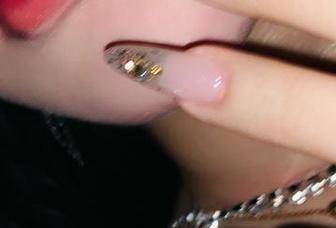 微密圈 - 毫无保留的不爱笑的赛琳女友——精选那么多，你能挑到哪张最撩？