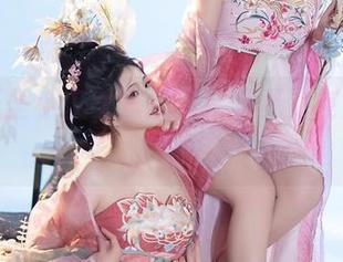 最新万圣小魔女作品，你夏夏又在放大招了？！