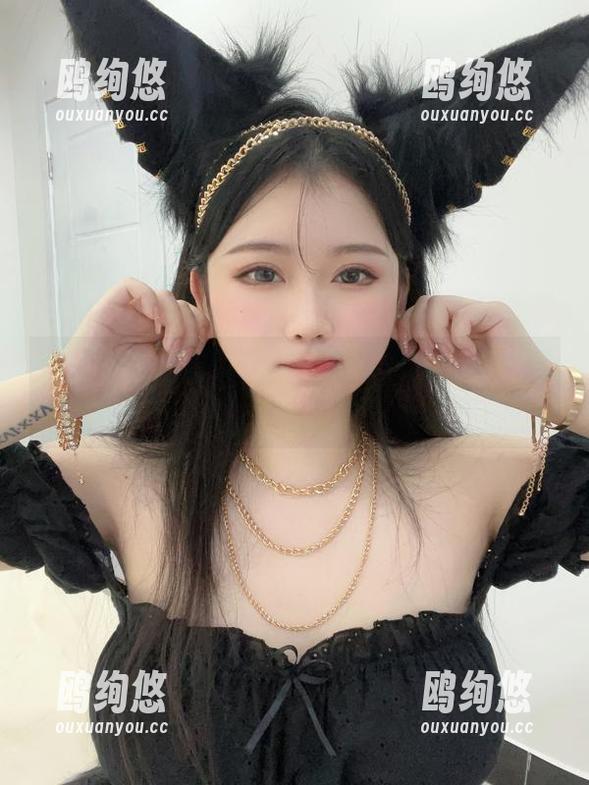依依超级懒的镂空，严谨与娱乐的高清图片结合