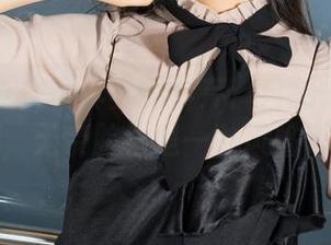 克拉女神 - 写真界的小芹：自拍是她的日常，无奈脸也是一种风格吧？