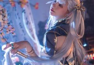 能不能讲讲，前羽rr在这组写真“燕尔新婚”里的精神状态？