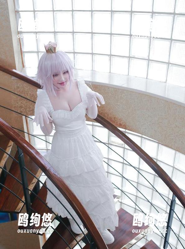 从千夜未来的厨娘COS里，能够体会到幸福的配方……当然，主料是好看！