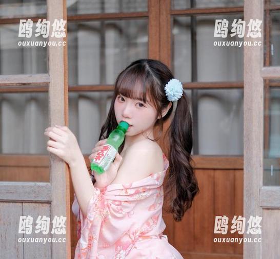 可可小白兔：这泳池美图，尽管当我的壁纸啊。