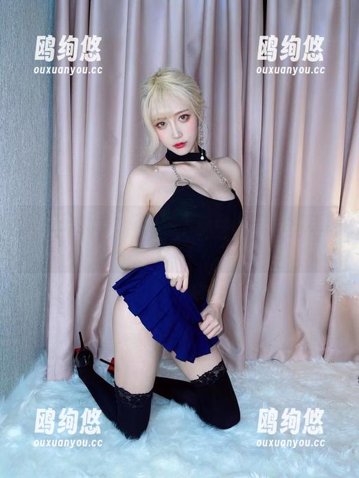 啾小妍 满袋子忧愁的啾小妍,灰丝图集中全套上线了。