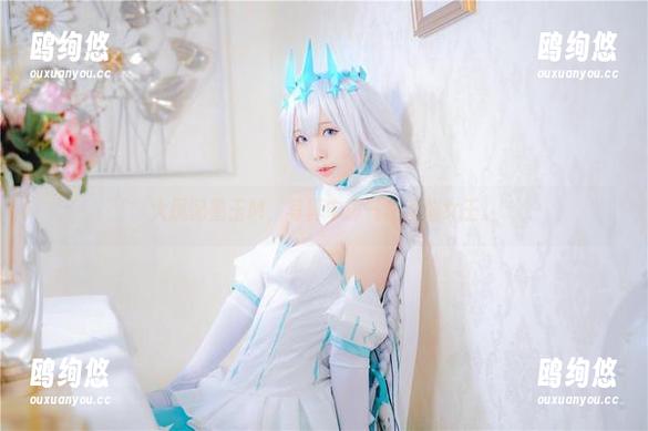 墨玉M 大凤配墨玉M,写真中那气质直逼女王。