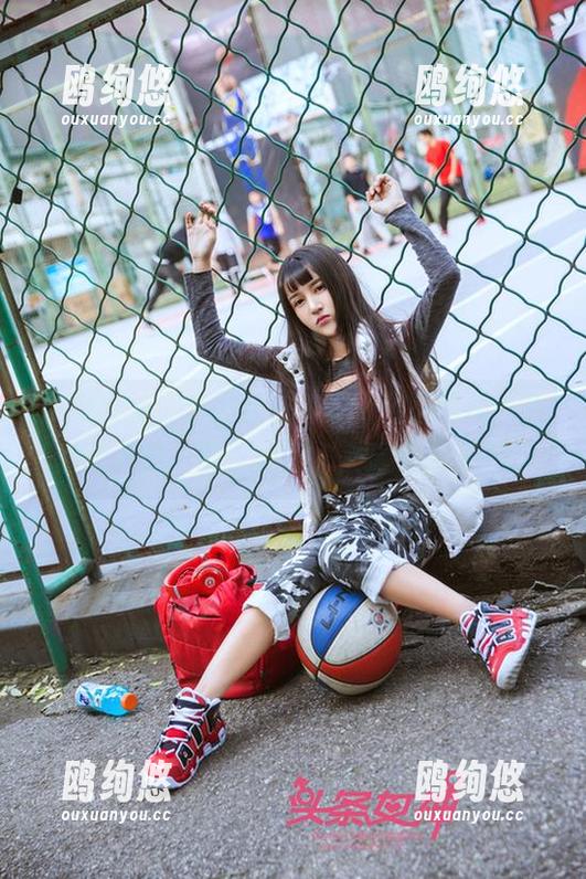 头条女神 - 李丽莎在线更新校园图片，学习不是唯一的主旋律，来看看这乐子！