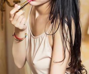 头条女神 - 当苏子淇穿上职业装：图集里藏着多少职场心机？