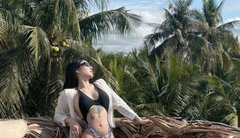 微密圈 - 好家伙，宋昱欣把修女的形象玩得挺花哨，来看看这些美图，估计你也会惊呆。