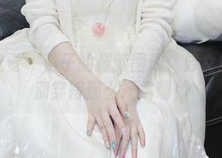 小众视觉 - 燕子的最新图册：修女能不能别穿得那么严肃啊！