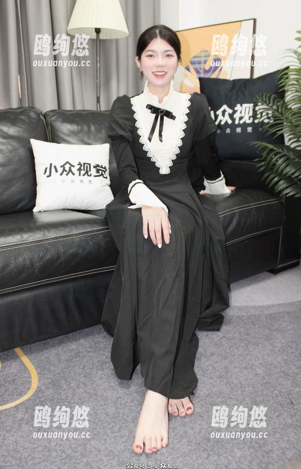 小众视觉 - 蓉蓉丝袜在线，值得每一个目光的追逐…我说的一点没错吧？