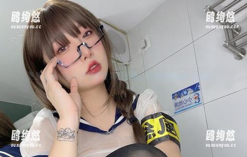 更新了哦，小泉学姐吖的美足原图，话说她的袜子真好看！