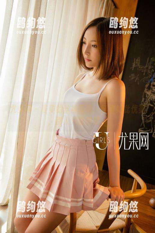 尤果网 - 曼曼的丝袜写真：腿型如此优美，别人只能仰望。