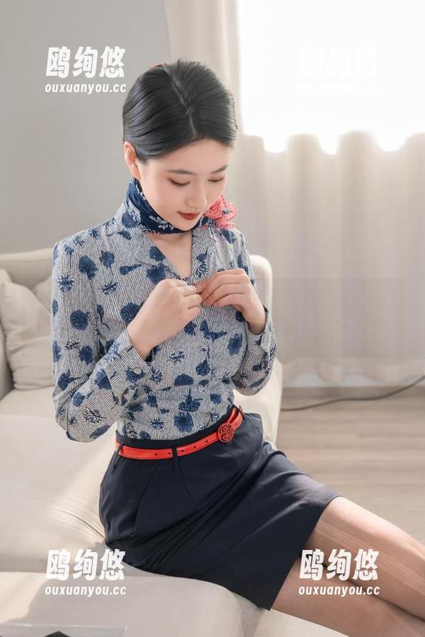 哎呀，年年Nnian的私拍与秘书玩得不亦乐乎图集