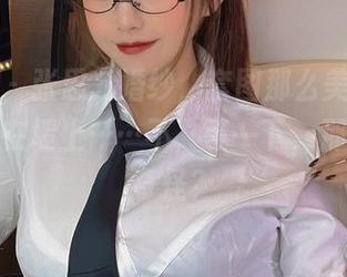 微密圈 - 张思允婚纱，套图那么美，真想把它贴在墙上……不，等一下，那是有多奇怪？