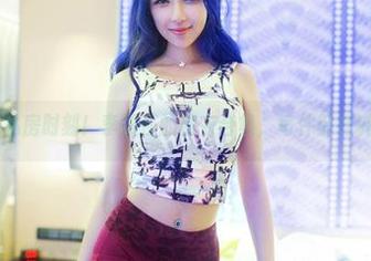 推女郎 - 私房时刻！李丽莎的皮衣合集，每件都在讲悄悄话。