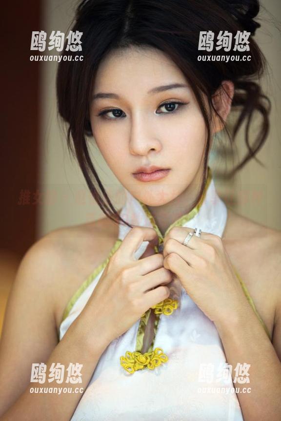 推女郎 - 赵惟依的户外大片，分享让你种草的30种摆姿势！