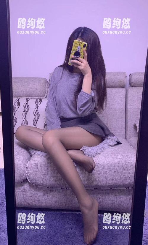 微密圈 - 提袜少女的旅拍作品，套图值得你一试，下载走起！