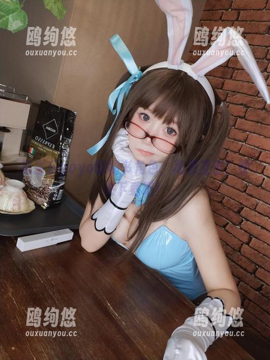 摇摇乐yoyo的秘书角色，高清直击！快来下载吧！