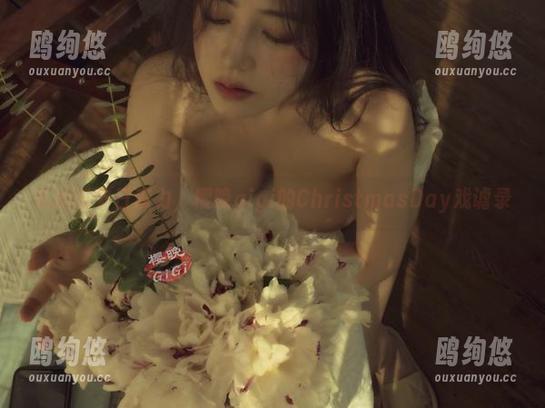 私拍与节日魔力，樱晚gigi的ChristmasDay戏谑录