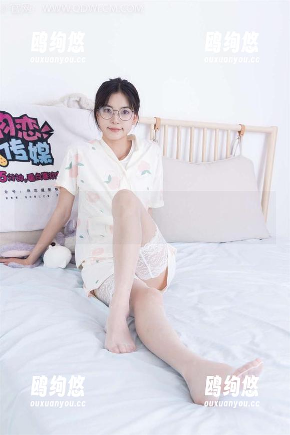 物恋传媒 - 小茶的网络之旅：一组美图犹如网袜般轻盈