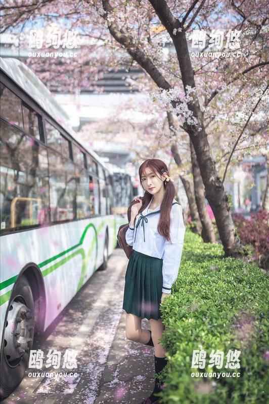 在泳装中发掘高清王羽杉，套图里的美丽甚至都想游出屏幕！
