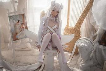 王胖胖u的水手服COS，精选出乎意料的可爱