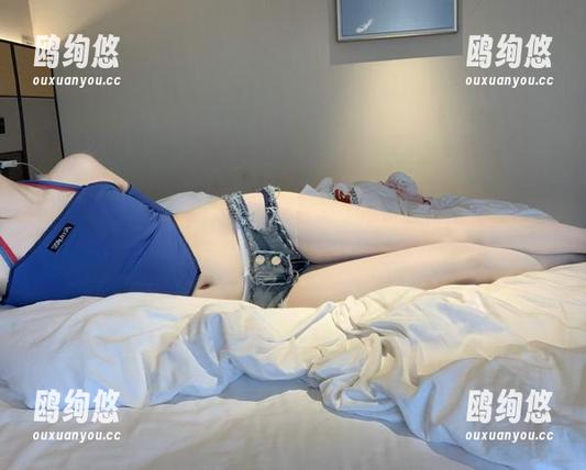 微密圈 - 高清捕捉，相扑猫在格子吊带里，太有趣了，要多看几遍！