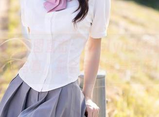 秀人网 - 原图直击：Evelyn艾莉寂静的美足写真，都会自带背景音乐！
